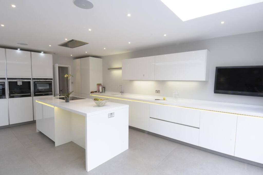 Four Bedroom Modern Victorian Wandsworth House London Exterior foto